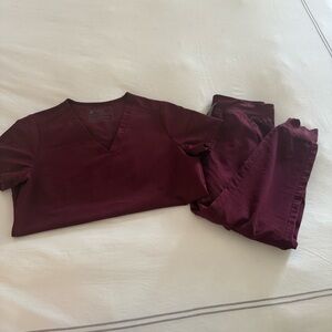 Figs Burgundy Scrub Set